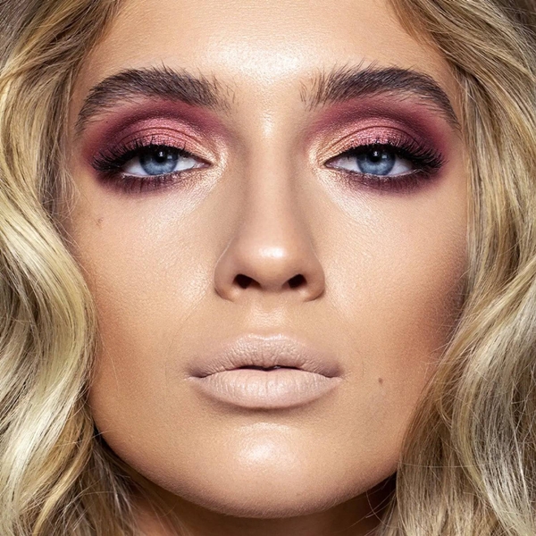 natash_adenona_lila_eyeshadow_palette_Use.jpg blank