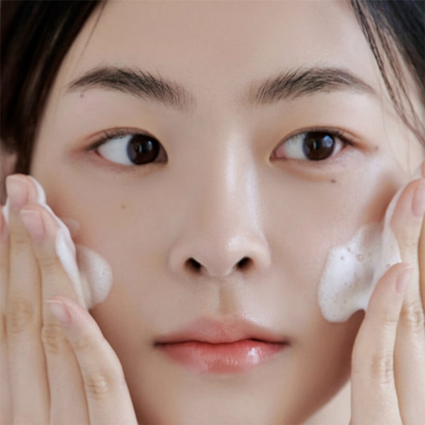CELIMAX - Ji_Woo_Gae_Cica_BHA_Acne_Foam_Cleansing_Apply blank