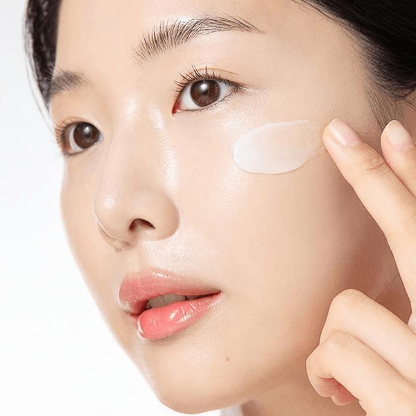 CELIMAX-Pore+Dark_Spot_Brightening_Cream_Apply blank