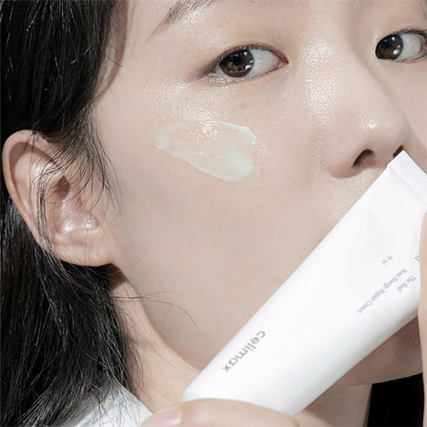 CELIMAX The_Real_Noni_Energy_Repair_Cream_Apply blank