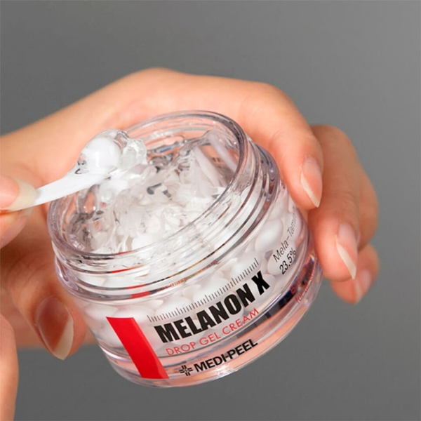 MEDIPEEL_Melanon_X_Drop_Gel_Cream_use blank