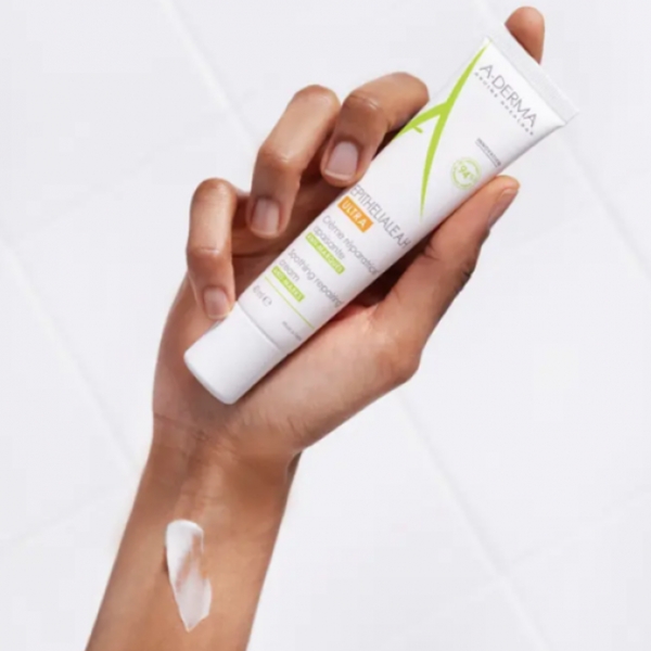 A-DERMA_Epitheliale_A.H_Ultra_Weakend_Skin_Apply blank