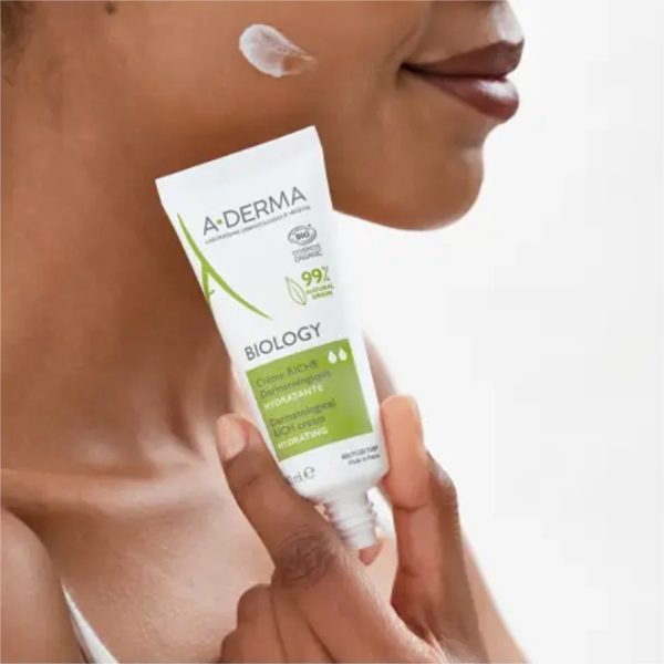A-Derma_Biology_Hydrating_Rich_Cream_usage blank
