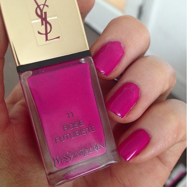 La_Laque_Couture_NAIL_LACQUER _11_ROSE_FUTURISTE_Apply blank