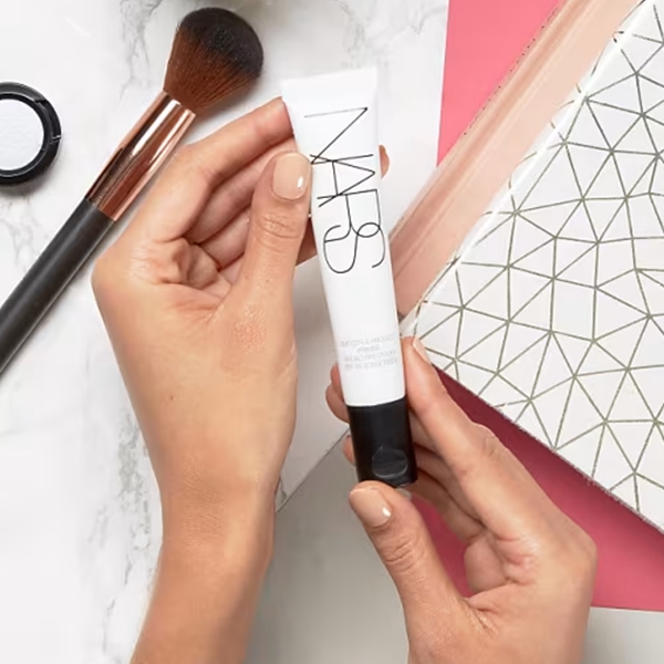 NARS_Smooth_&_Protect_Primer_SPF_50_Use blank