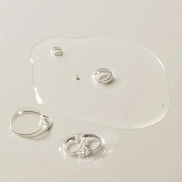 THE_BODY_SHOP_Aloe_Soothing_Toner_texture blank