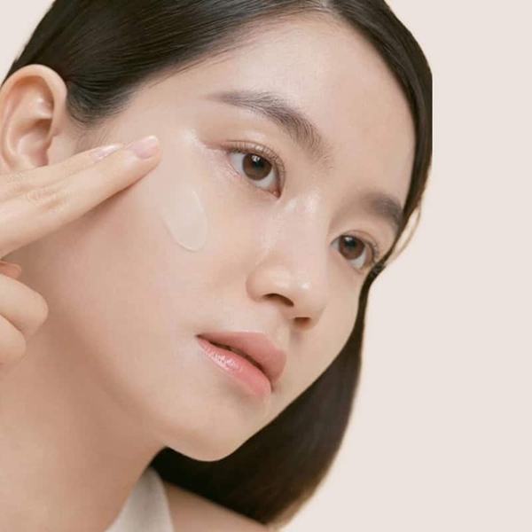 THE_BODY_SHOP_Vitamin_E_Moisture_Gel_Cream_Apply blank